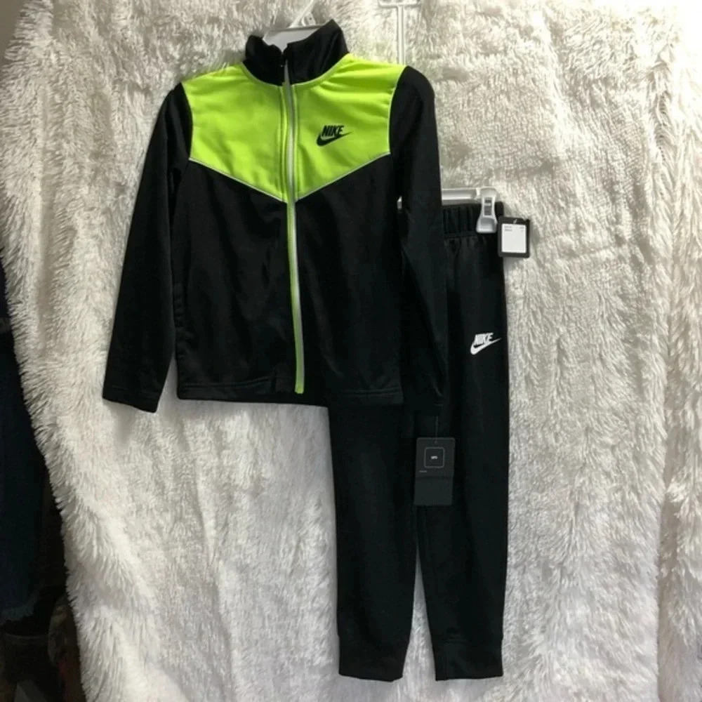 Nike boys joggers set NWT activewear sportswear streetwear